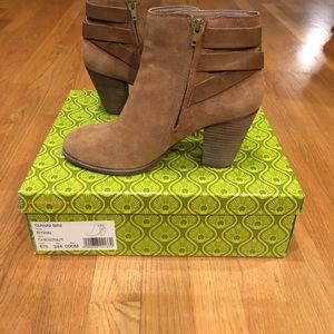 Gianni Bini Suede womens sz. 9 booties
